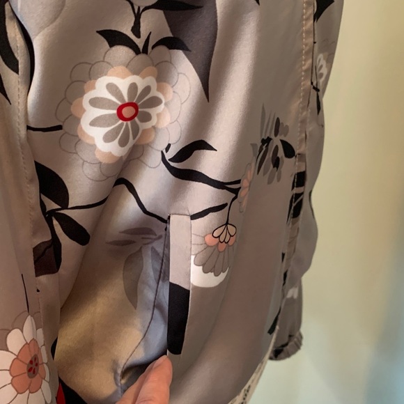LOFT Lightweight Beige Floral Satin Bomber Jacket Women’s XS Extra Small - Picture 3 of 11